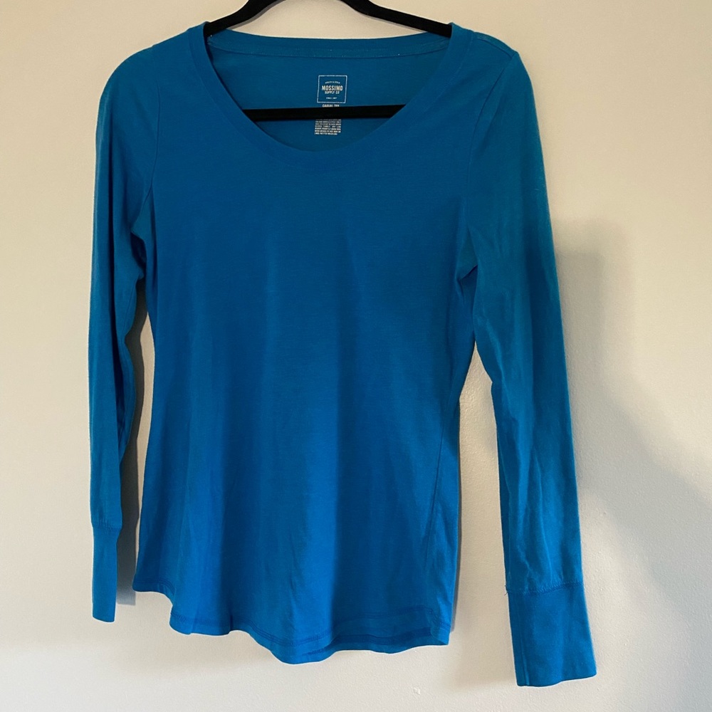 #48 mossimo long sleeve crew neck shirt